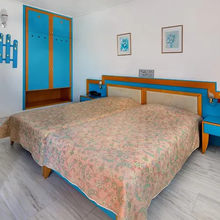 Chrispy Resort, 아파트호텔