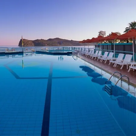 Chrispy Resort, 아파트호텔 Agia Marina