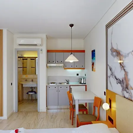 Chrispy Resort, 4*