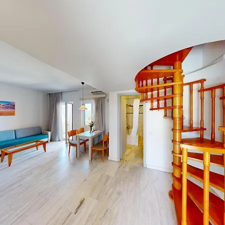 Chrispy Resort, 아파트호텔 Agia Marina
